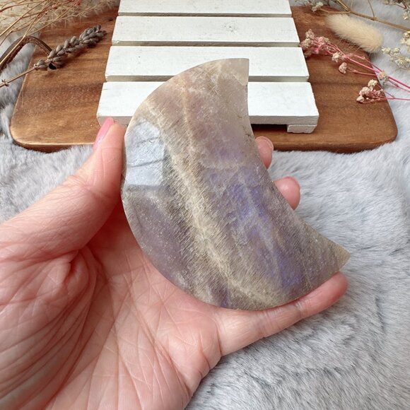 Gorgeous Blue Flash Moonstone Moon Carving with Stand (M1) - Picture 2 of 9